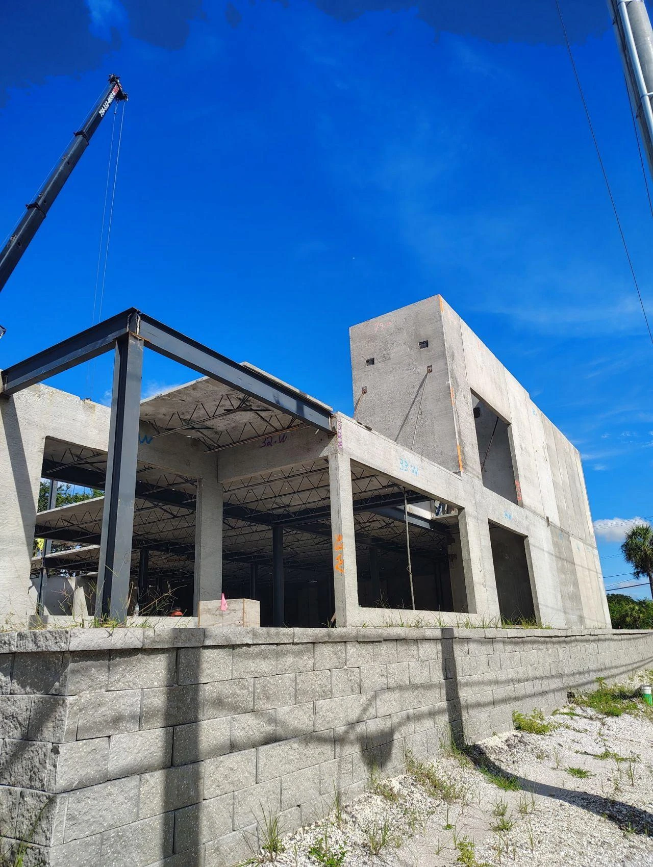 precast shell of commercial restaurant job